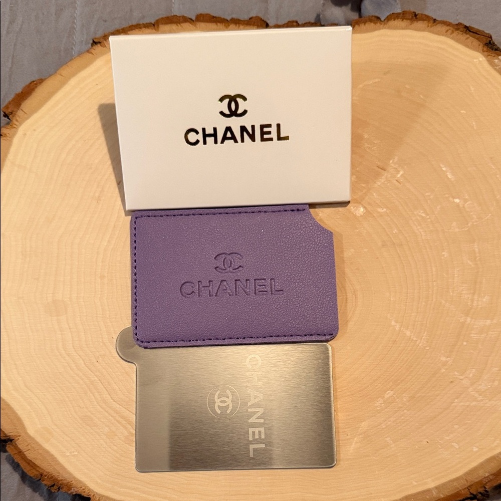 CHANEL beauty Lavender Mirror Card Holder